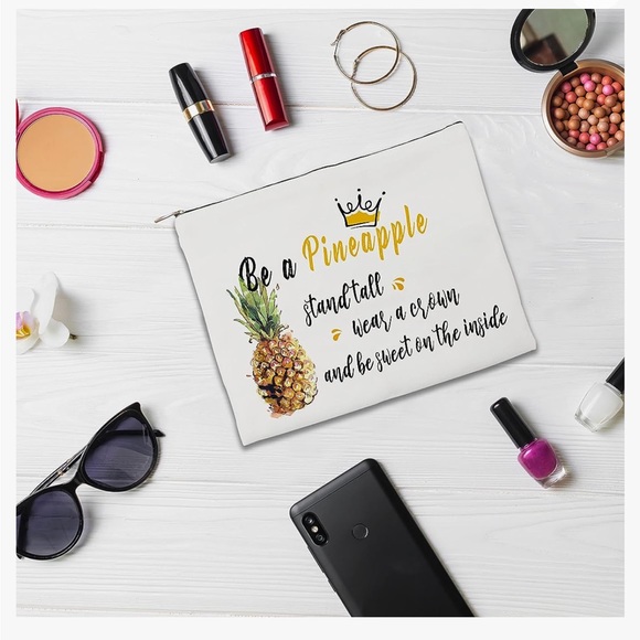GREAT gift Idea or for you!“Be A Pineapple…Sweet on the Inside” Cosmetic Bag Wa… - Picture 3 of 8